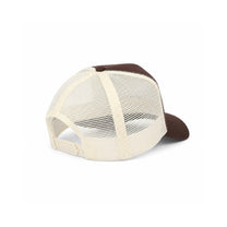 brown hat