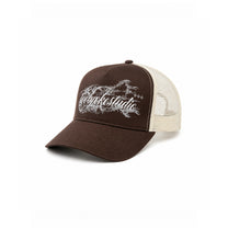 brown hat